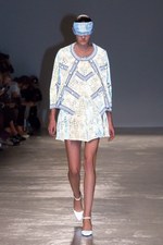 アンリアレイジ 2016年春夏コレクション - 反射を用いてリアルとバーチャルの狭間にアプローチ｜写真41