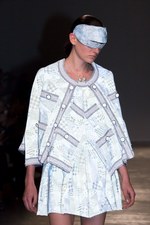 アンリアレイジ 2016年春夏コレクション - 反射を用いてリアルとバーチャルの狭間にアプローチ｜写真42