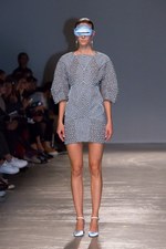 アンリアレイジ 2016年春夏コレクション - 反射を用いてリアルとバーチャルの狭間にアプローチ｜写真44