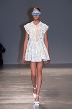 アンリアレイジ 2016年春夏コレクション - 反射を用いてリアルとバーチャルの狭間にアプローチ｜写真46