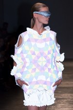 アンリアレイジ 2016年春夏コレクション - 反射を用いてリアルとバーチャルの狭間にアプローチ｜写真56