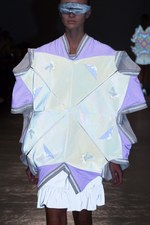 アンリアレイジ 2016年春夏コレクション - 反射を用いてリアルとバーチャルの狭間にアプローチ｜写真64