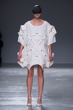 アンリアレイジ 2016年春夏コレクション - 反射を用いてリアルとバーチャルの狭間にアプローチ｜写真65