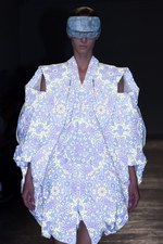 アンリアレイジ 2016年春夏コレクション - 反射を用いてリアルとバーチャルの狭間にアプローチ｜写真79