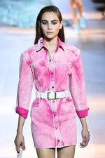 ロベルト カヴァリ 2016年春夏コレクション - 新生カヴァリウーマンのハンティングパーティー｜写真10