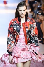 ロベルト カヴァリ 2016年春夏コレクション - 新生カヴァリウーマンのハンティングパーティー｜写真15