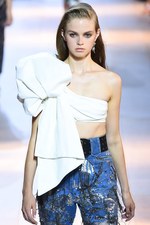 ロベルト カヴァリ 2016年春夏コレクション - 新生カヴァリウーマンのハンティングパーティー｜写真21