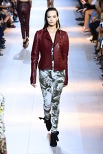 ロベルト カヴァリ 2016年春夏コレクション - 新生カヴァリウーマンのハンティングパーティー｜写真31