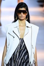 ロベルト カヴァリ 2016年春夏コレクション - 新生カヴァリウーマンのハンティングパーティー｜写真41