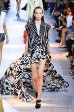 ロベルト カヴァリ 2016年春夏コレクション - 新生カヴァリウーマンのハンティングパーティー｜写真44