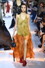 ロベルト カヴァリ 2016年春夏コレクション - 新生カヴァリウーマンのハンティングパーティー｜写真50