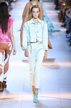 ロベルト カヴァリ 2016年春夏コレクション - 新生カヴァリウーマンのハンティングパーティー｜写真5