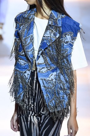 ロベルト カヴァリ 2016年春夏コレクション - 新生カヴァリウーマンのハンティングパーティー｜写真19