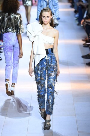 ロベルト カヴァリ 2016年春夏コレクション - 新生カヴァリウーマンのハンティングパーティー｜写真20