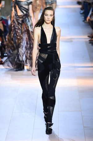 ロベルト カヴァリ 2016年春夏コレクション - 新生カヴァリウーマンのハンティングパーティー｜写真59