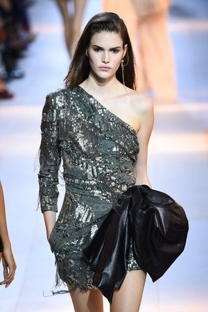 ロベルト カヴァリ 2016年春夏コレクション - 新生カヴァリウーマンのハンティングパーティー｜写真63