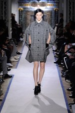 モダンに進化を続けるサンローラン スタイル、イヴ・サンローラン(Yves Saint Laurent) 2011-2012年秋冬コレクション｜写真5