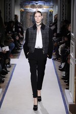 モダンに進化を続けるサンローラン スタイル、イヴ・サンローラン(Yves Saint Laurent) 2011-2012年秋冬コレクション｜写真6