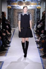 モダンに進化を続けるサンローラン スタイル、イヴ・サンローラン(Yves Saint Laurent) 2011-2012年秋冬コレクション｜写真12