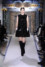 モダンに進化を続けるサンローラン スタイル、イヴ・サンローラン(Yves Saint Laurent) 2011-2012年秋冬コレクション｜写真23