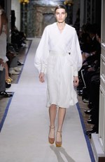 モダンに進化を続けるサンローラン スタイル、イヴ・サンローラン(Yves Saint Laurent) 2011-2012年秋冬コレクション｜写真31