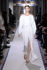 モダンに進化を続けるサンローラン スタイル、イヴ・サンローラン(Yves Saint Laurent) 2011-2012年秋冬コレクション｜写真34