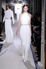 モダンに進化を続けるサンローラン スタイル、イヴ・サンローラン(Yves Saint Laurent) 2011-2012年秋冬コレクション｜写真36