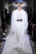 モダンに進化を続けるサンローラン スタイル、イヴ・サンローラン(Yves Saint Laurent) 2011-2012年秋冬コレクション｜写真37