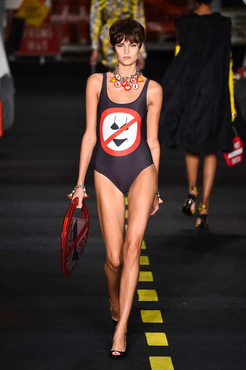 モスキーノ(MOSCHINO) 2016年春夏ウィメンズコレクション  - 写真58