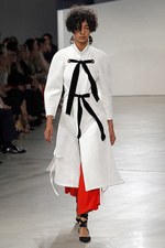 プロエンザスクーラー 2016年春夏コレクション - “ほどける”という感覚に注目して｜写真11