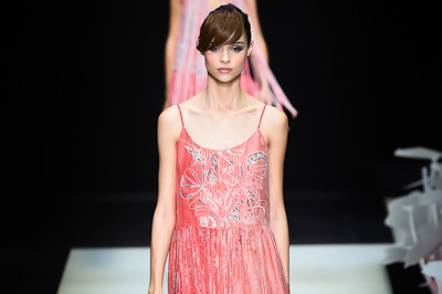 ライブ配信｜ジョルジオ アルマーニ 2016年春夏コレクション - ベールで包み穏やかな雰囲気に