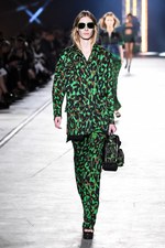 ヴェルサーチ 2016年春夏コレクション - 艶のあるサファリルック｜写真11