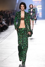 ヴェルサーチ 2016年春夏コレクション - 艶のあるサファリルック｜写真20