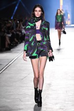 ヴェルサーチ 2016年春夏コレクション - 艶のあるサファリルック｜写真22