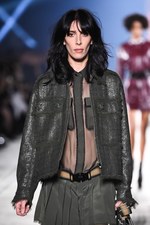 ヴェルサーチ 2016年春夏コレクション - 艶のあるサファリルック｜写真38