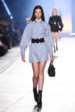 ヴェルサーチ 2016年春夏コレクション - 艶のあるサファリルック｜写真47