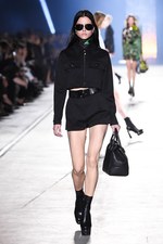 ヴェルサーチ 2016年春夏コレクション - 艶のあるサファリルック｜写真52