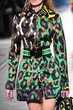 ヴェルサーチ 2016年春夏コレクション - 艶のあるサファリルック｜写真56