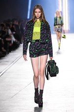 ヴェルサーチ 2016年春夏コレクション - 艶のあるサファリルック｜写真60