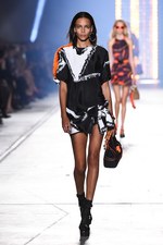 ヴェルサーチ 2016年春夏コレクション - 艶のあるサファリルック｜写真65