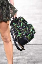 ヴェルサーチ 2016年春夏コレクション - 艶のあるサファリルック｜写真96