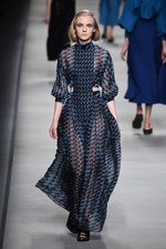 フェンディ 2016年春夏コレクション - 色彩とシルエットの移り変わりで魅せる、女性の二面性｜写真28