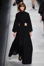 フェンディ 2016年春夏コレクション - 色彩とシルエットの移り変わりで魅せる、女性の二面性｜写真52