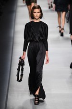 フェンディ 2016年春夏コレクション - 色彩とシルエットの移り変わりで魅せる、女性の二面性｜写真55