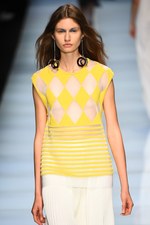 アンテプリマ 2016年春夏コレクション - 透け感と柄遊びで引き出す、女性本来の美しさ｜写真13