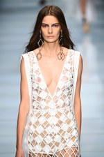 アンテプリマ 2016年春夏コレクション - 透け感と柄遊びで引き出す、女性本来の美しさ｜写真22