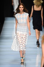 アンテプリマ 2016年春夏コレクション - 透け感と柄遊びで引き出す、女性本来の美しさ｜写真25