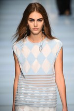 アンテプリマ 2016年春夏コレクション - 透け感と柄遊びで引き出す、女性本来の美しさ｜写真26