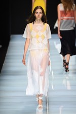 アンテプリマ 2016年春夏コレクション - 透け感と柄遊びで引き出す、女性本来の美しさ｜写真34