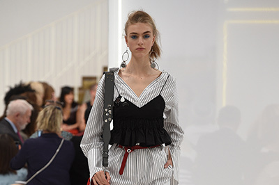 トッズ 2016年春夏ウィメンズコレクション - フレッシュなメロディーを奏でて